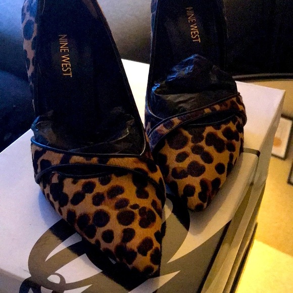 Nine West Animal Print Leopard Faux Fur Pumps - Picture 4 of 9